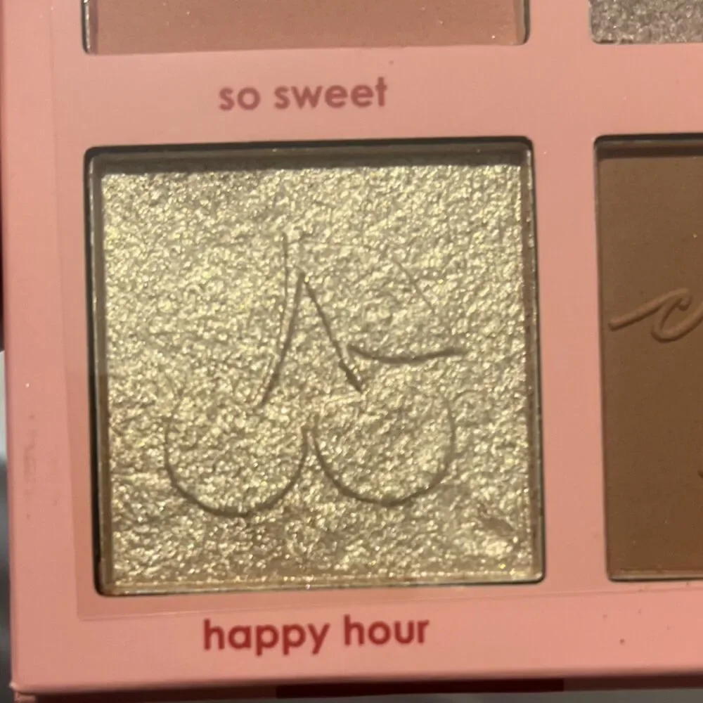 Ciaté London Cherry Bomb Blush Highlighter Palette So Sweet Cherry Fizz Juicy